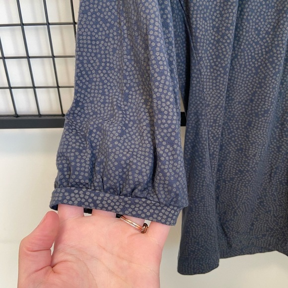 NWOT | Banana Republic women’s‎ stretch open-neck blouse — small - Picture 2 of 5